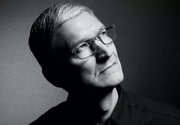 Tim Cook sprzedał akcje Apple o ...