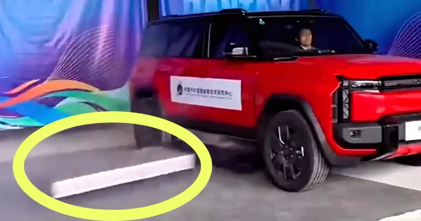 Chińscy inżynierowie zaproponowali wystrzeliwanie płonących baterii samochodów elektrycznych