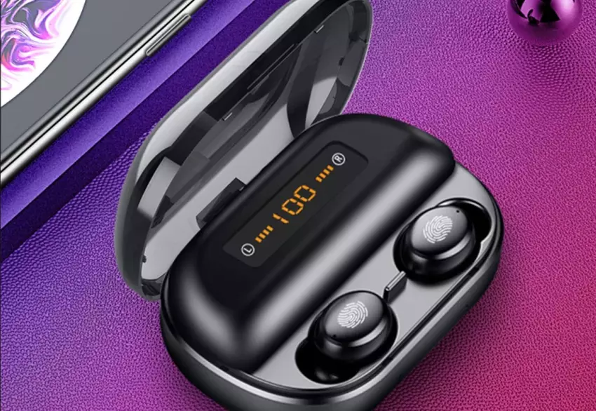 Wodoodporne słuchawki Tomkas TWS z 380 godzinami pracy i  ładującym futerałem na 4000 mAh za 23 USD