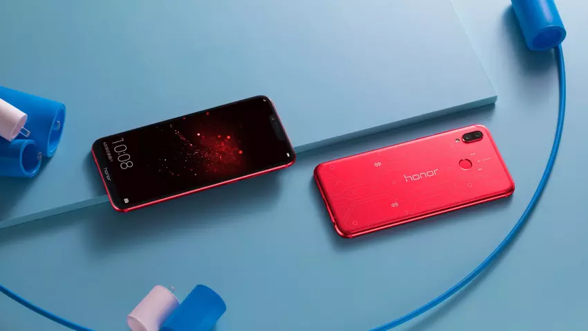 Właściciele Huawei Nova 3, Huawei Nova 3i i Honor Play stworzyli petycję ubiegając się o zaktualizowanie do Androida10 swoich smartfonów 