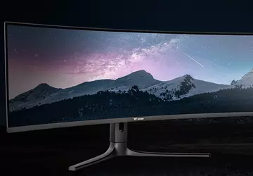 Thermaltake zaprezentował ogromny ultraszerokokątny monitor TGM‑V49CDQ ...