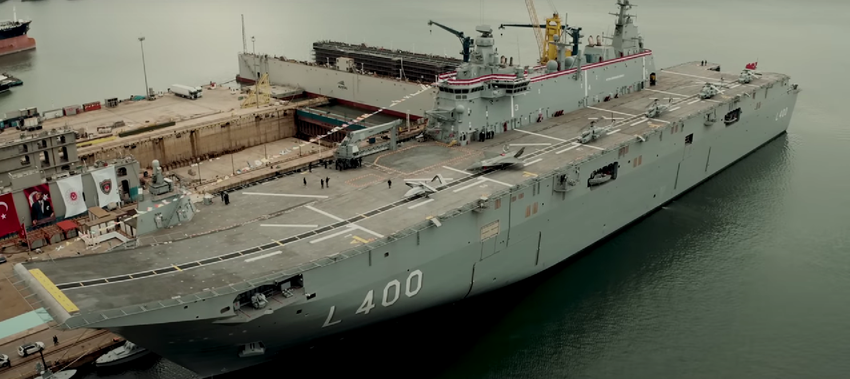 Baykar po raz pierwszy prezentuje drony nowej generacji Bayraktar TB3 i Kizilelma na pokładzie TCG Anadolu