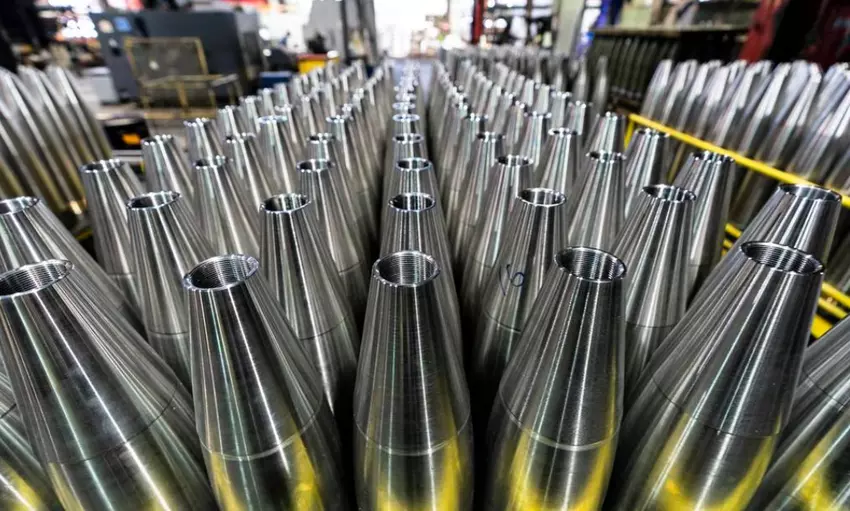 Wielka Brytania przekazuje ukraińskim siłom zbrojnym 12,5 razy więcej pocisków niż planowano na 2022 r.