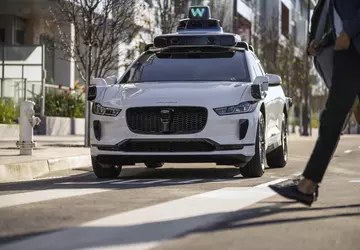 Waymo wycofuje oprogramowanie robotaxi po dwóch ...