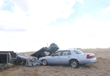 Bloger rozbija samochód, aby przetestować detektor ...