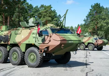 Łotwa zamawia 56 dodatkowych transporterów opancerzonych ...