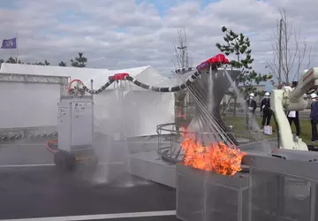 Japońscy naukowcy stworzyli robota strażackiego Dragon ...