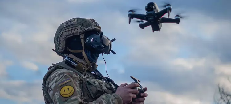 75 czołgów, 88 pojazdów opancerzonych, 52 ...