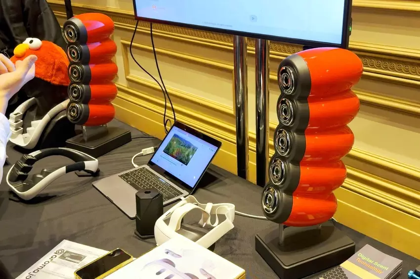 Od karmelu po miejski smog: głośnik Aroma Speaker 60, który odtwarza zapachy, został zaprezentowany na targach CES 2024