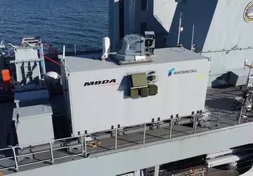 Niemiecka fregata FGS Sachsen F219 zniszczyła ...