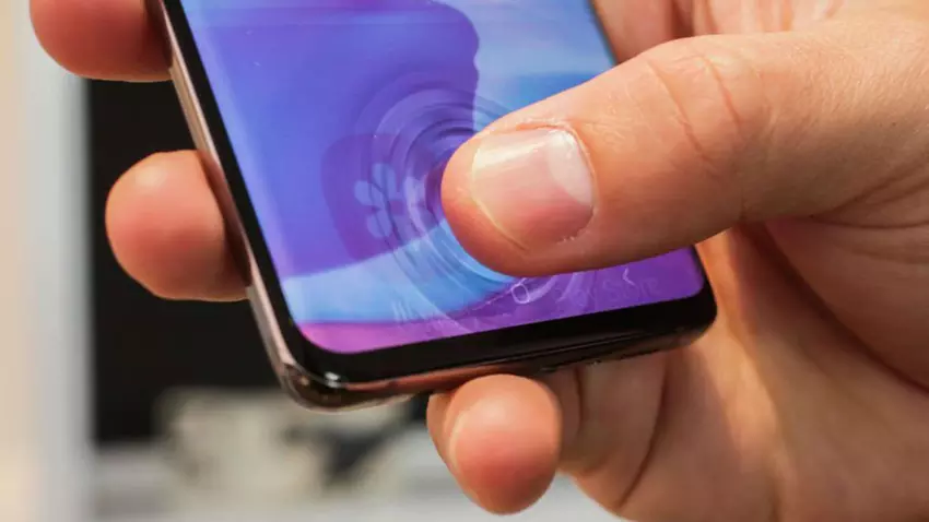 Samsung pogodził się z istnieniem problemu ze skanerem linii papilarnych i obiecał „naprawić” Galaxy S10