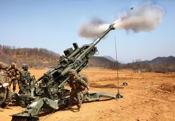 Amerykańska haubica M777 niszczy rosyjskie działo ...