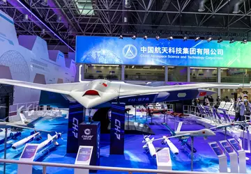 Chiny prezentują najnowszego drona Caihong-7 z ...