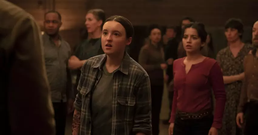 Tragiczne wydarzenia w 2 odcinku The Last of Us wpłynęły nawet na początkowe napisy, które dodają niepozorny, ale ważny szczegół