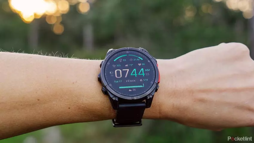 Nowe funkcje i poprawki błędów w Garmin Fenix 8 beta: obsługa dodatkowych języków i aktualizacje klawiatury