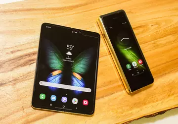 Składany smartphone Samsung Galaxy Fold ponownie ...