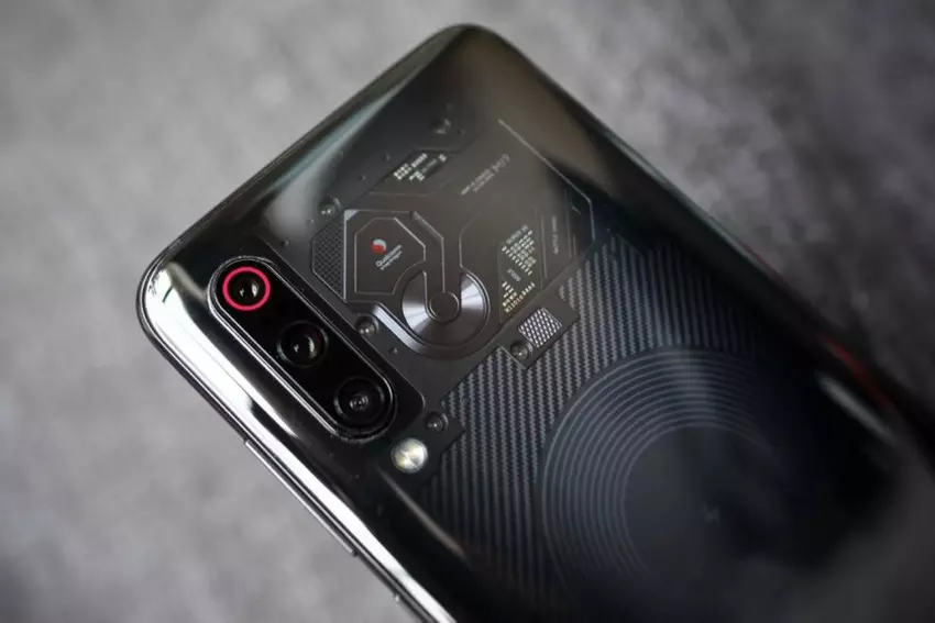 Xiaomi Mi 9 Explorer Edition otrzymał "lite" wersję z 8 GB pamięci RAM