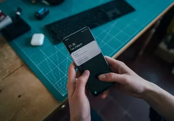 Samsung zaczyna usuwać reklamy z wbudowanych ...