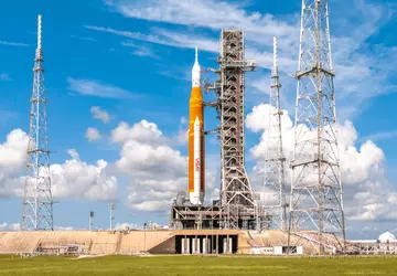 NASA ujawniła pierwszy stopień rakiety SLS ...