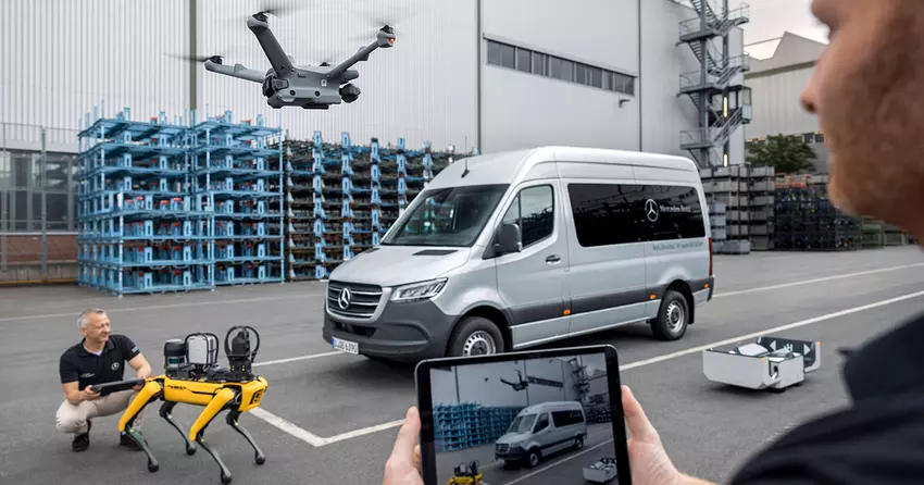 W fabryce Mercedes-Benz w Düsseldorfie osiedliły się robot-pies i dron