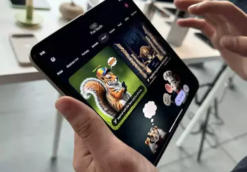 Naklejki Pixel Studio oparte na sztucznej ...