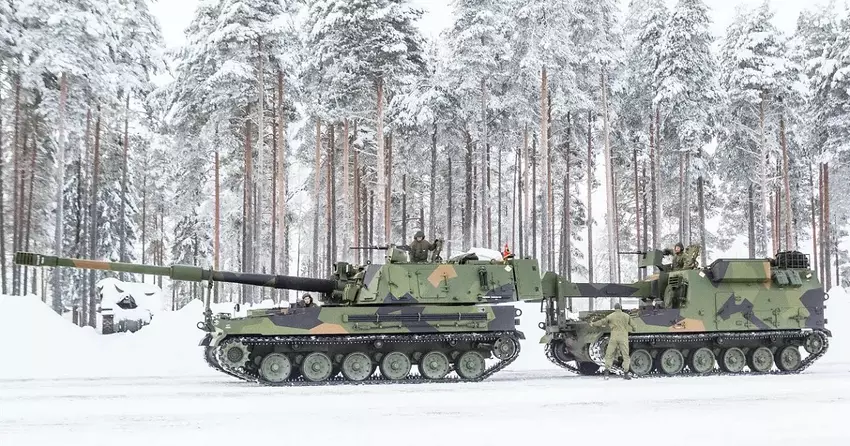 Norwegia zamówi cztery kolejne samobieżne haubice K9 Thunder wraz z transporterami i ładowarkami K10.