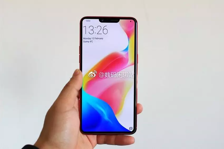 Smartfony Oppo R15 i R15 Sen Mirror Edition otrzyma projekt jak iPhone X