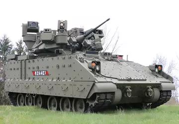 Armia amerykańska wyposaży BMP Bradley w ...