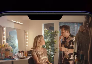 Xiaomi wyśmiał smartfony z „grzywką” w ...