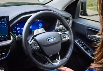 Zaktualizowany Ford Kuga uzyskał technologię autopilota ...