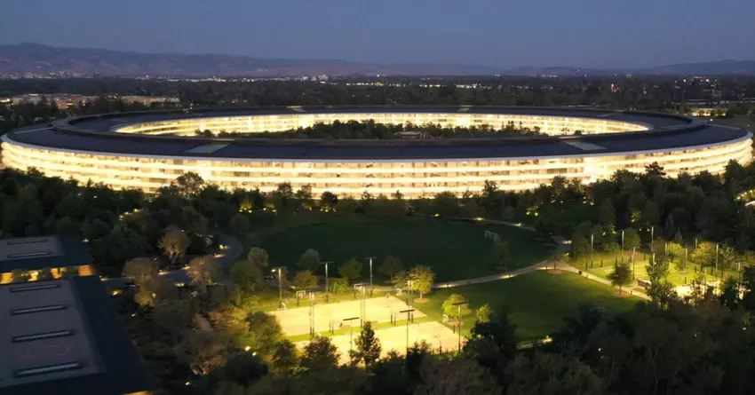 Apple opóźnia zaostrzenie wymagań dotyczących pracy osobistej, powołując się na wzrost przypadków COVID-19