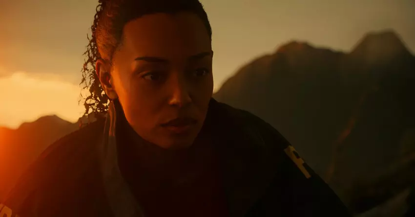 Babcia Demon z dwiema głowami i czterema ramionami: Xbox Partner pokazuje trzy minuty rozgrywki z gry Alan Wake 2, w której Saga walczy z wrogiem.