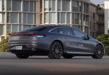 Mercedes-Benz wyprzedza konkurencję: Pierwsze autonomiczne samochody ...