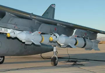 Wielka Brytania wyśle Ukrainie naprowadzane laserowo ...