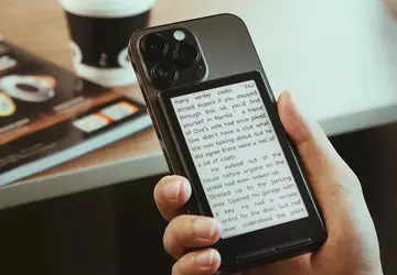 Czytaj w ruchu: Zaprezentowano Xteink X4 ...