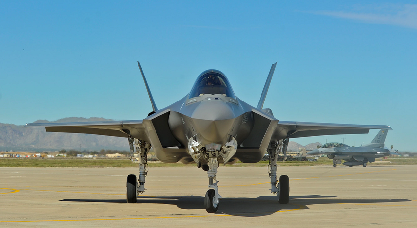 USA zatwierdzają sprzedaż 24 myśliwców piątej generacji F-35 Lightning II do Czech za 5,6 mld USD