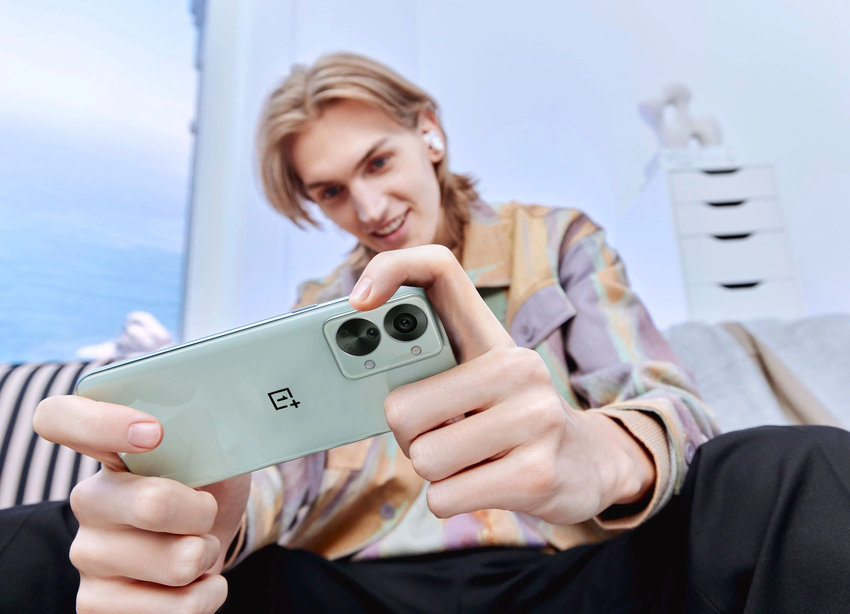 OnePlus Nord 2T to prawie kopia OnePlus Nord 2 z nowym chipem i starą ceną