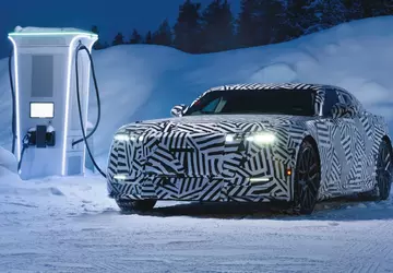 Nowy Jaguar GT przechodzi testy na ...