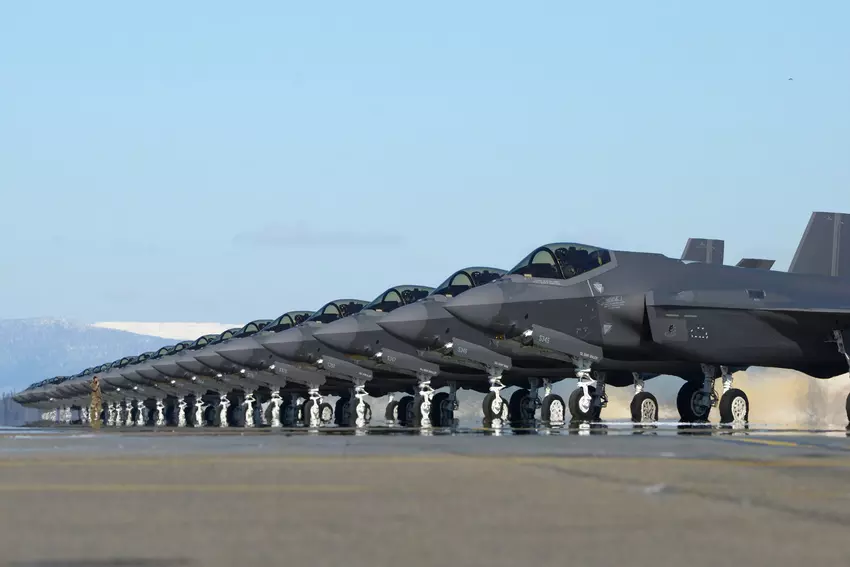 USA wyślą myśliwce F-35 do Wielkiej Brytanii, systemy obrony przeciwlotniczej do Niemiec i niszczyciele wojskowe do Hiszpanii ze względu na zagrożenie ze strony Rosji