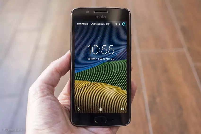 Moto G5 uratowała życie mężczyzny, zatrzymując pocisk