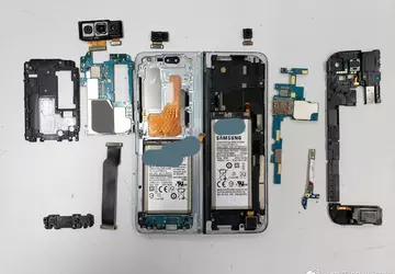 Galaxy Fold w środku: co jest ...