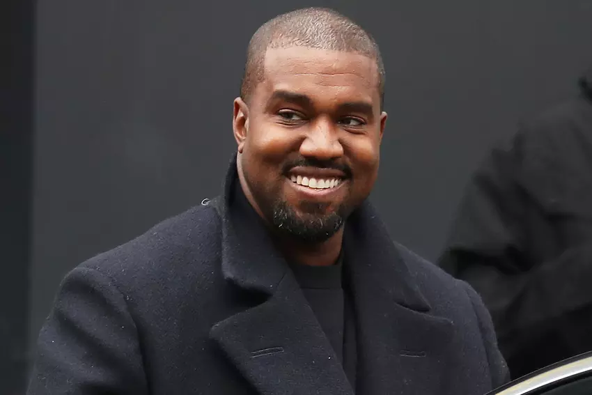 Twitter odblokował konto Kanye Westa, zablokowane za antysemickie uwagi - tego samego dnia Musk kupił firmę