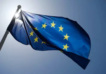 UE zabroni Rosjanom przelewania kryptowalut do ...