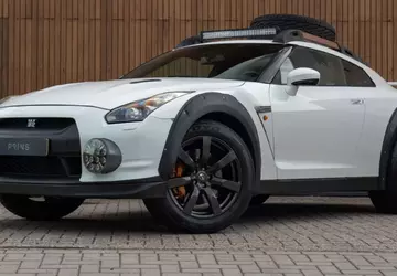 Nissan GT-R zamieniony na terenowy pojazd, ...
