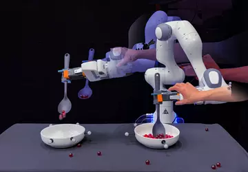 Duże modele językowe nauczą roboty domowe ...