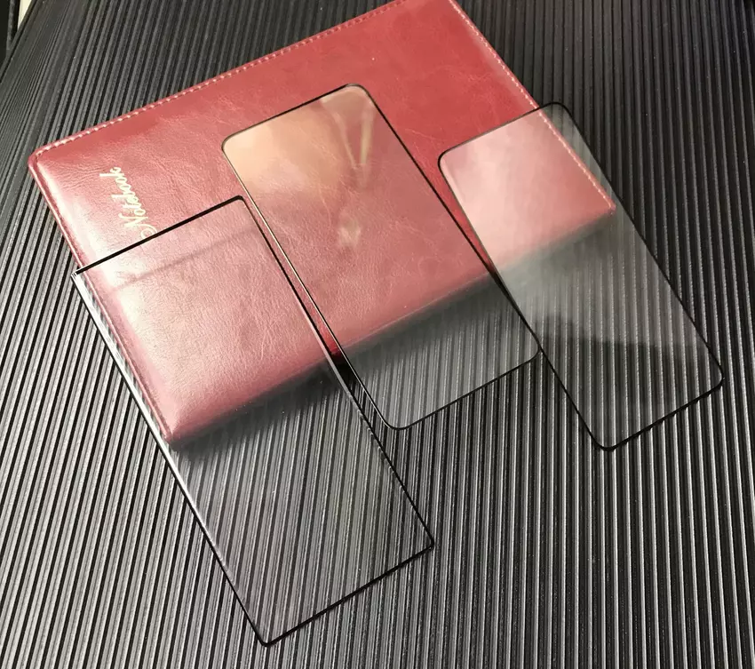 Okulary ochronne pozwalają ocenić wymiary i konstrukcję flagowców Samsung Galaxy S22, Galaxy S22+ i Galaxy S22 Ultra