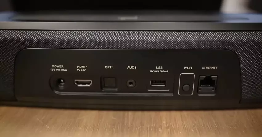 Soundbar POLK AUDIO MAGNIFI MINI pod monitor