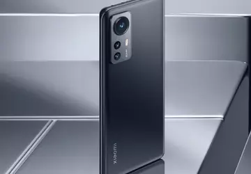 Wyświetlacz AMOLED z częstotliwością 120 Hz, ...