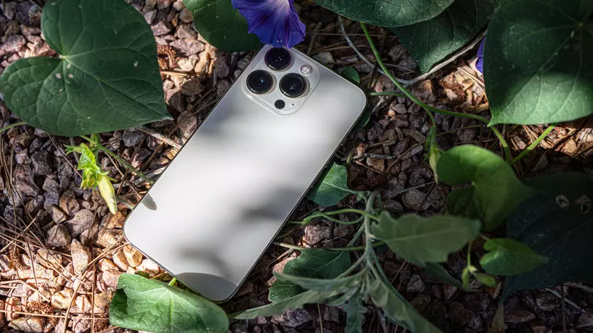 Koszt iPhone'a 13 Pro wzrósł o 21,50 USD w porównaniu do iPhone'a 12 Pro