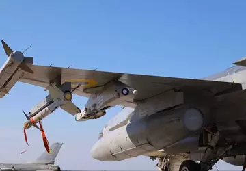 Ukraińskie F-16 otrzymują system wczesnego ostrzegania ...